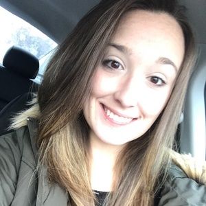 Meet your Posher, Brittney